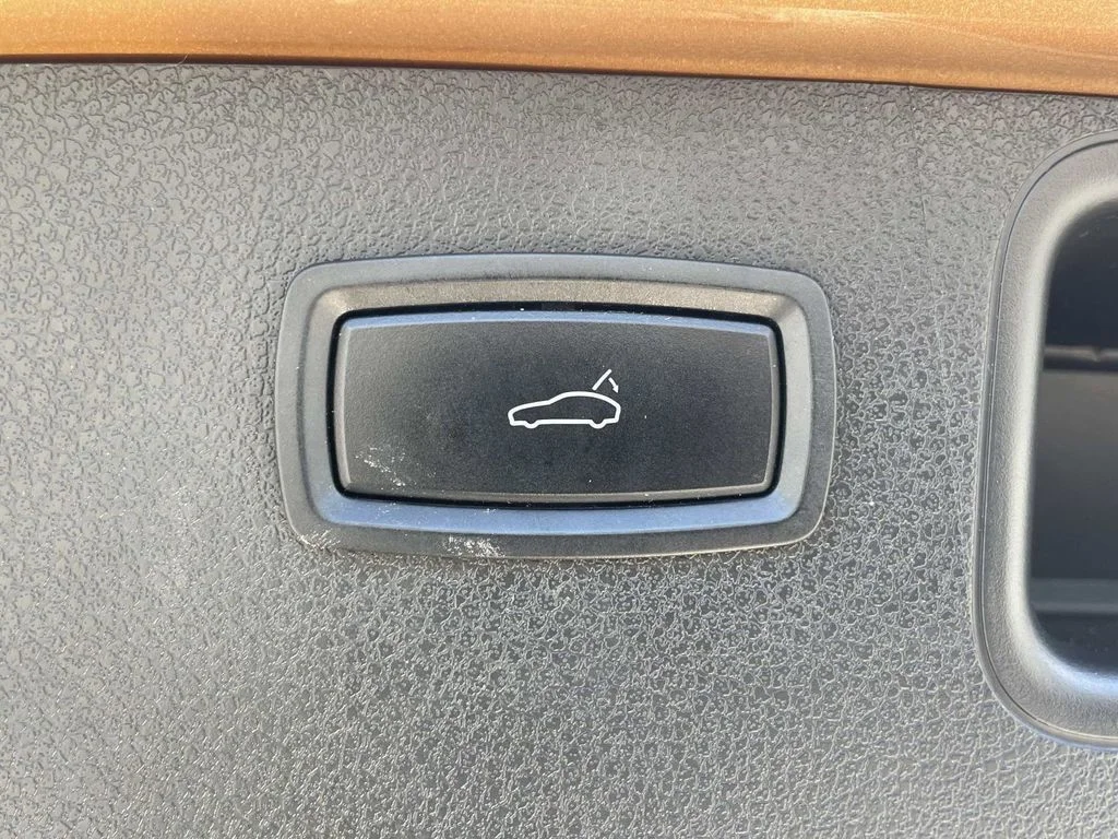 Used 2015 Gold Porsche S image 9