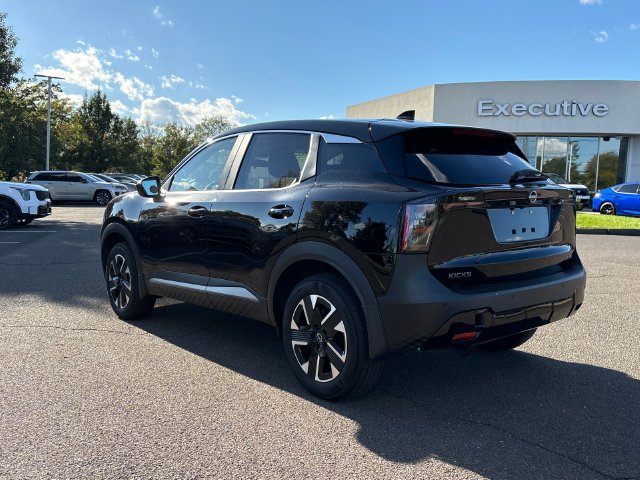 Used 2025 Black Nissan SV image 4