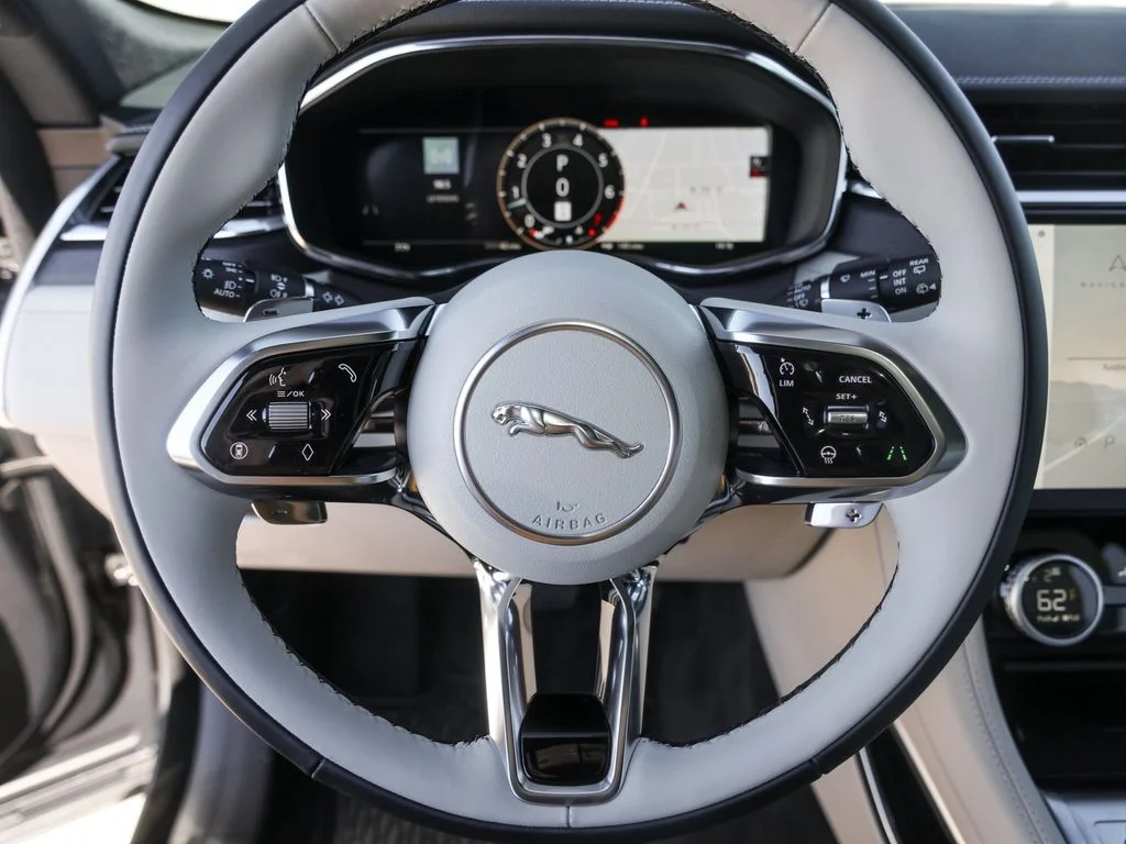 2026 Jaguar F-Pace R-Dynamic S - Photo 19