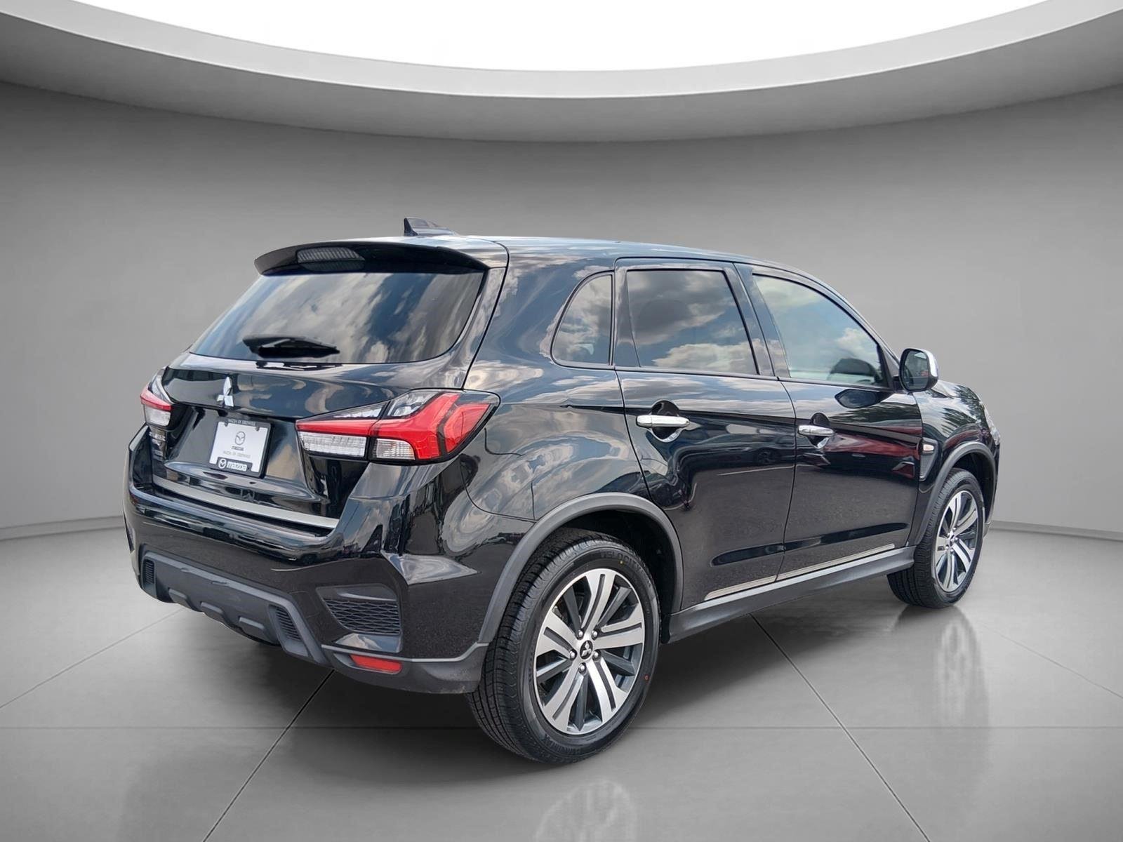 Used 2022 Labrador Black Pearl Mitsubishi LE image 5