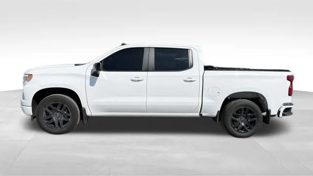 Used 2023 White Chevrolet RST image 5