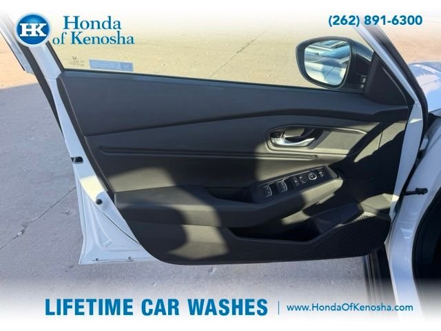 Certified Used 2025 Platinum White Pearl Honda SE image 9