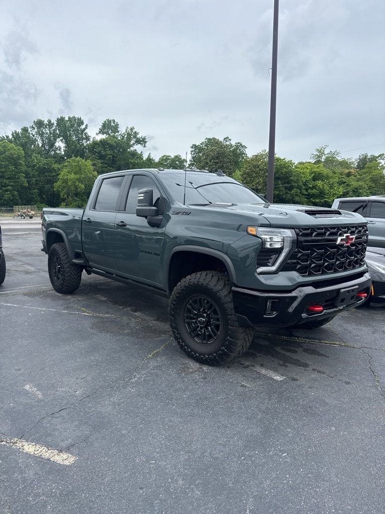 2026 Chevrolet Silverado HD ZR2 4WD Crew Cab Standard Box's photo