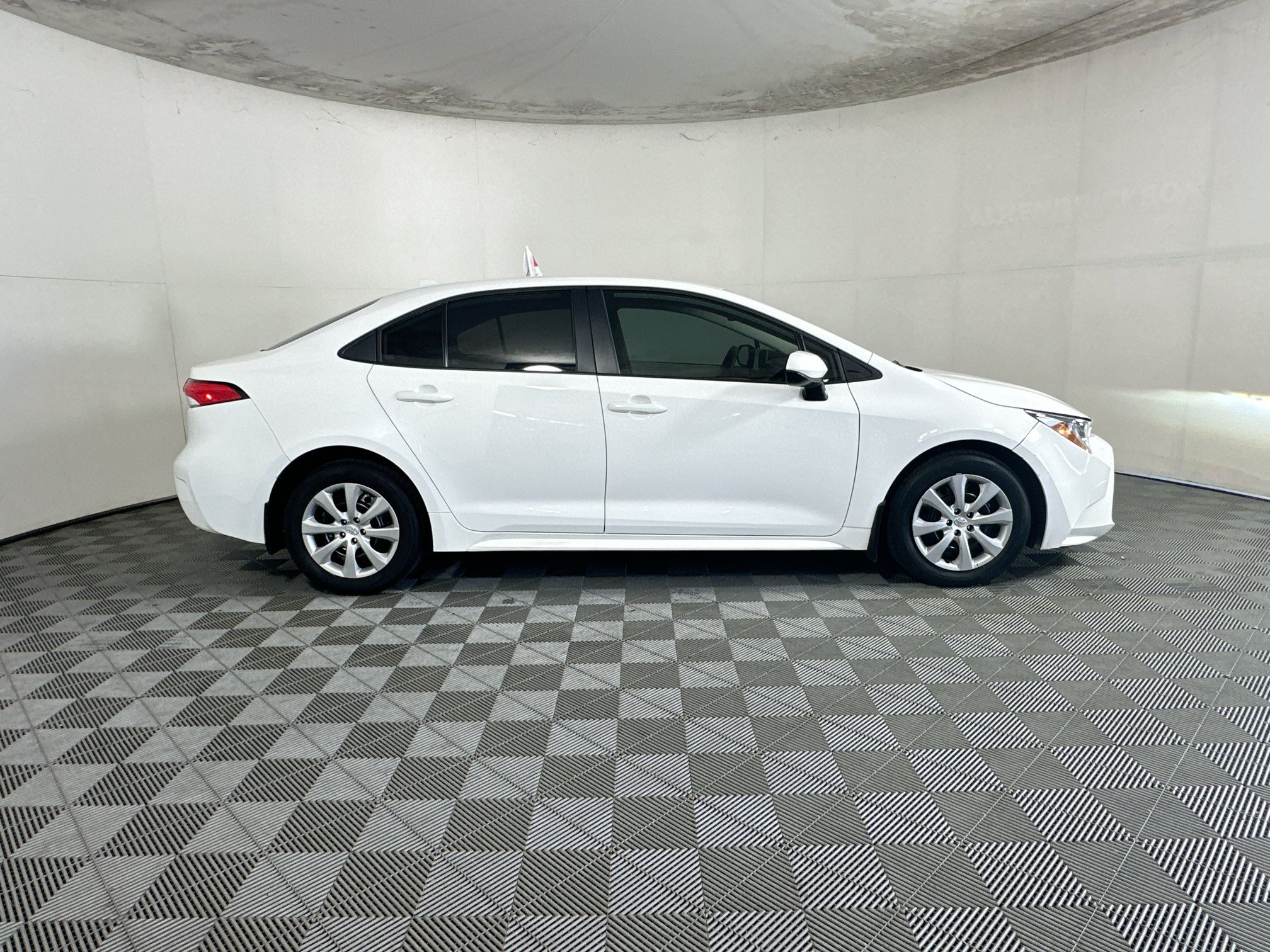 Certified Used 2025 Ice Toyota LE image 2