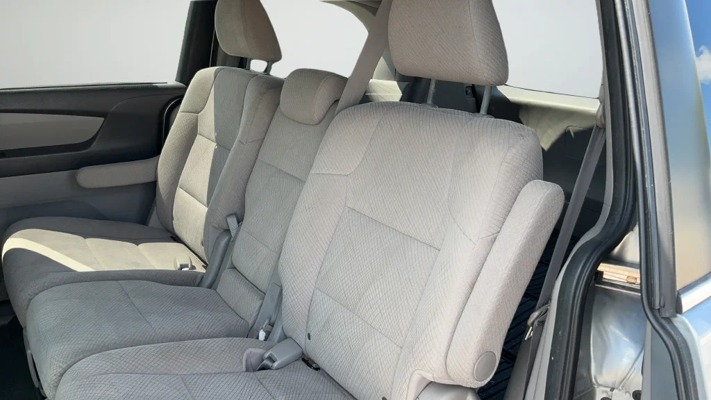 Used 2017 Lunar Silver Metallic Honda EX image 19