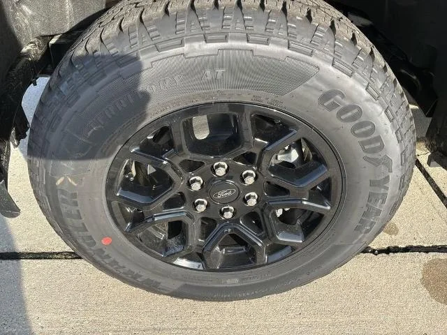 New 2026 Agate Black Metallic Ford XLT image 11