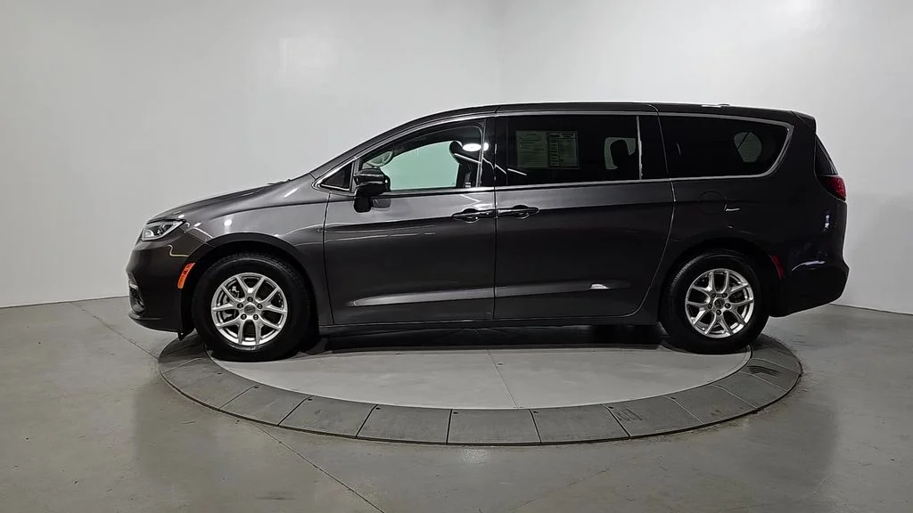 Used 2023 Gray Chrysler Touring L image 2
