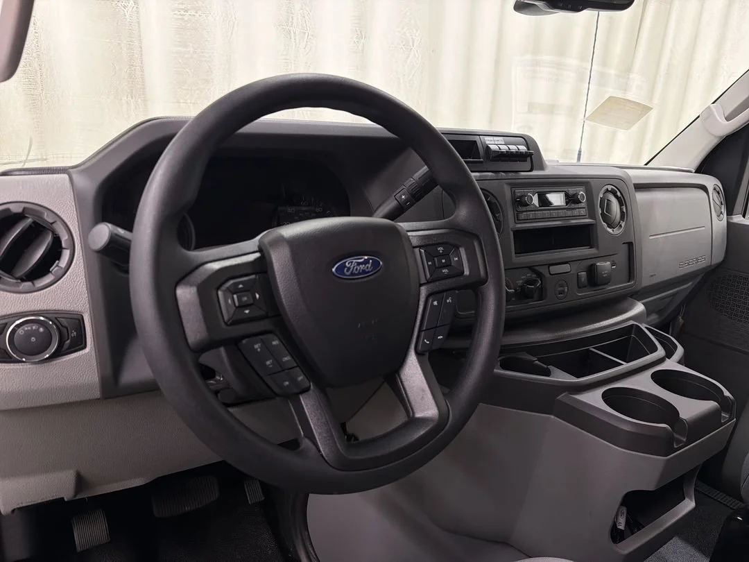 New 2027 Oxford White Ford E-350 SRW image 12