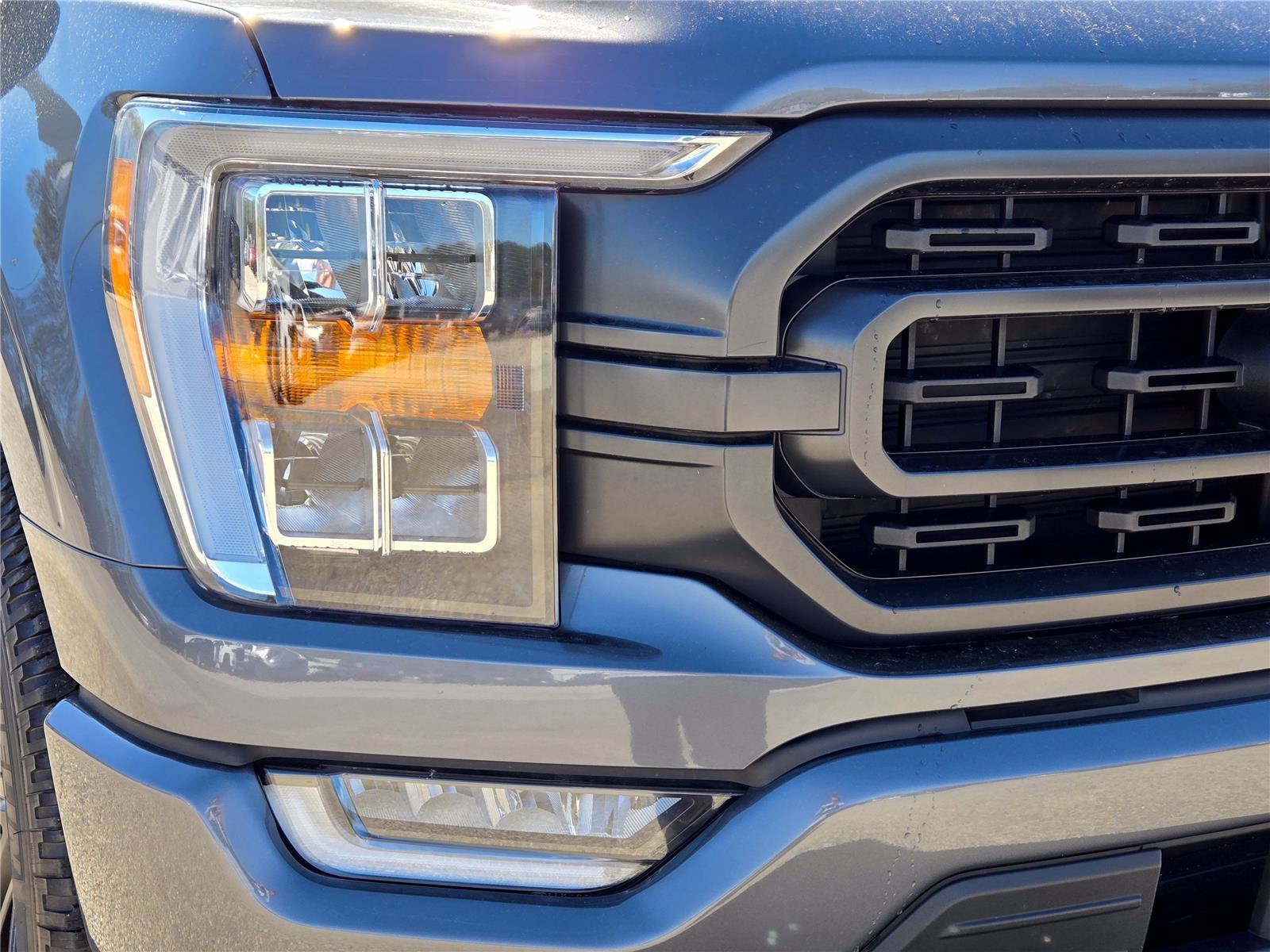 Used 2022 Gray Ford XLT image 3