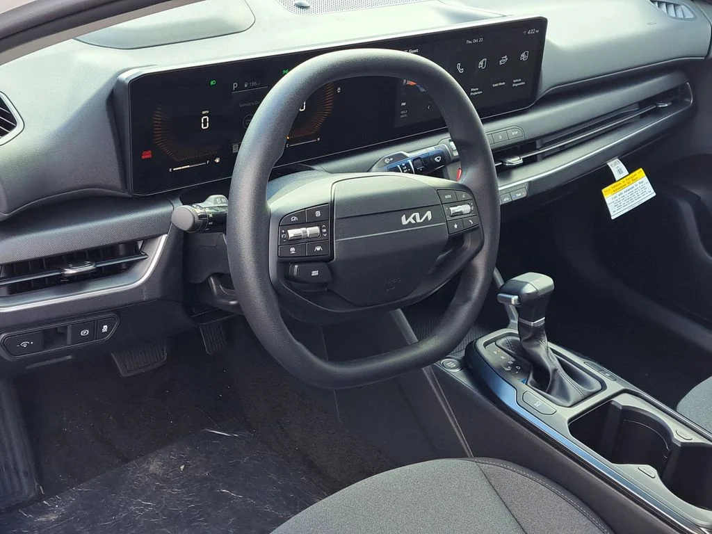 New 2025 White Kia LXS image 6