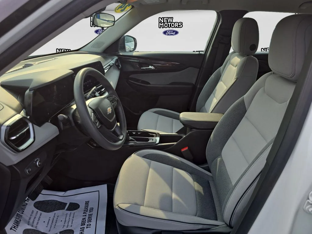 Used 2024 Summit White Chevrolet LS image 7