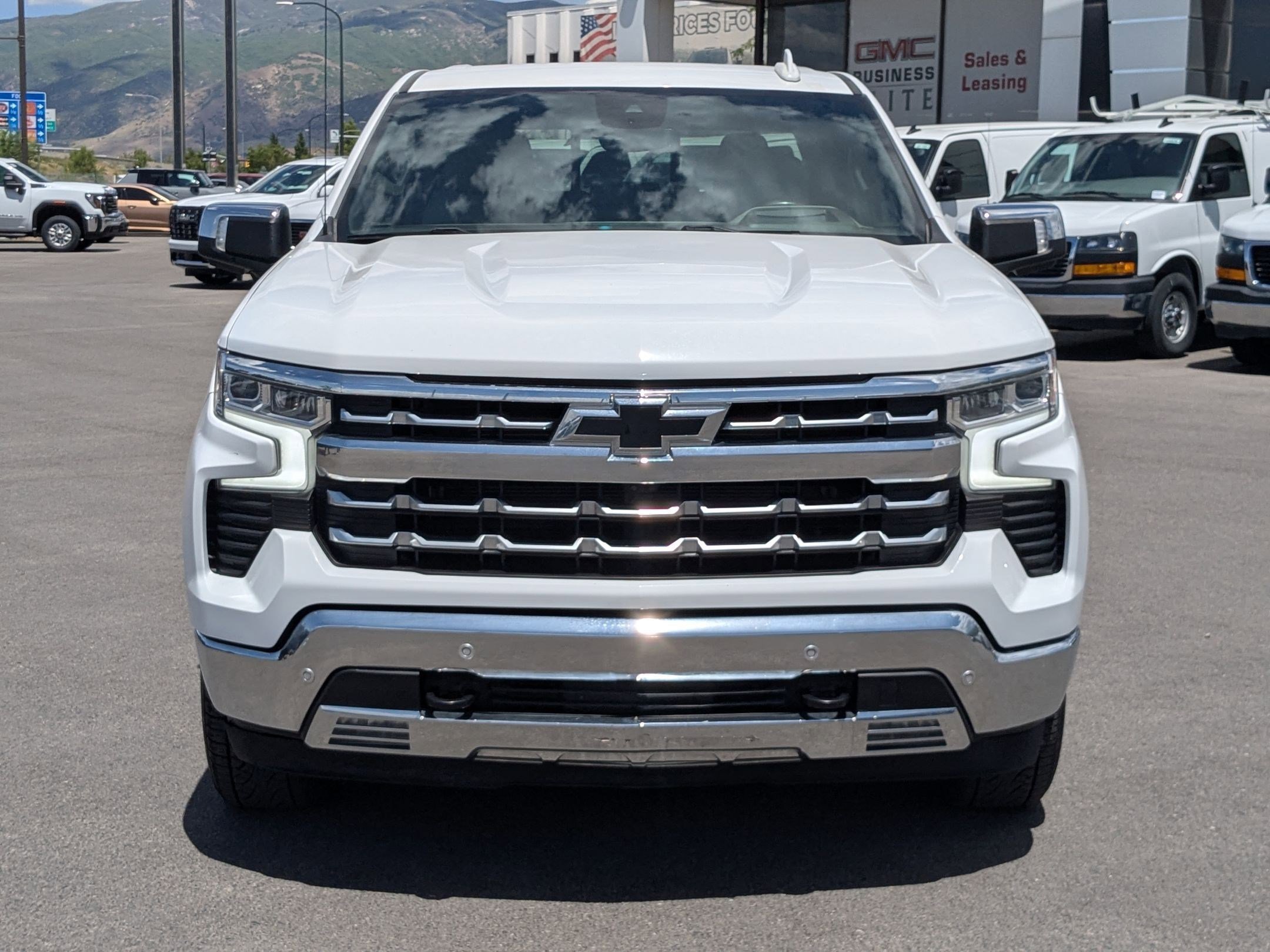 Used 2022 Summit White Chevrolet LTZ image 8
