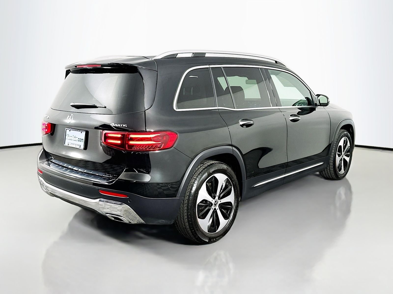 Used 2025 Black Mercedes-Benz GLB 250 image 7