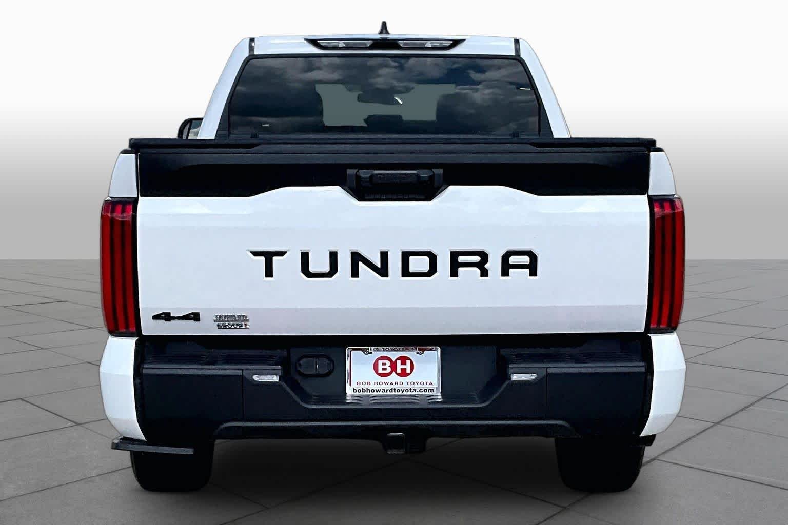 Used 2025 Ice Cap Toyota SR5 image 4