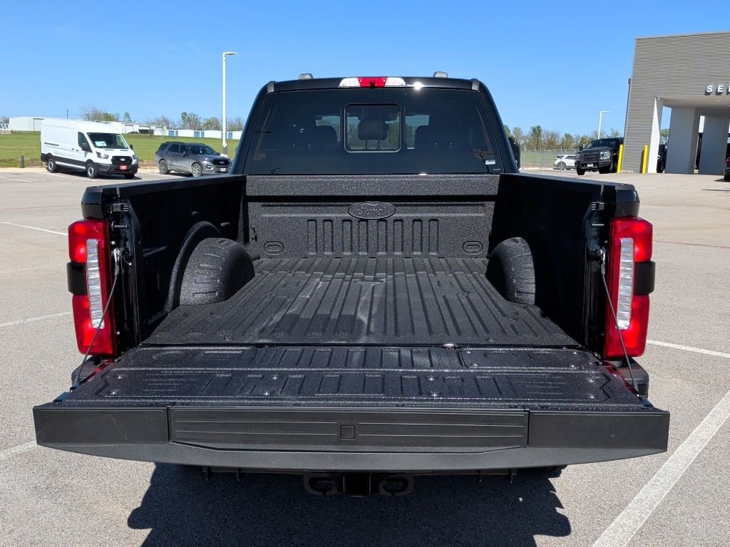 New 2026 Agate Black Metallic Ford F-250® Lariat® image 45
