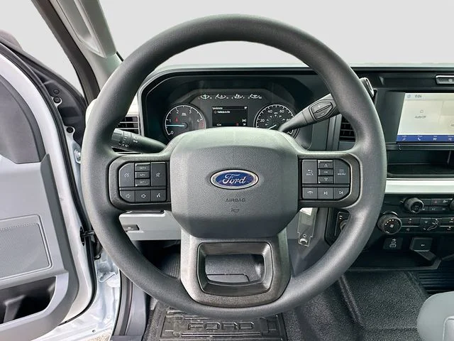 New 2026 Oxford White Ford XL image 7