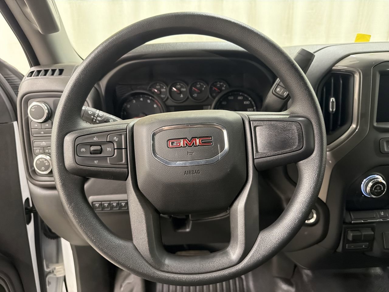 2026 GMC Sierra 3500 Chassis Cab Pro - Photo 15
