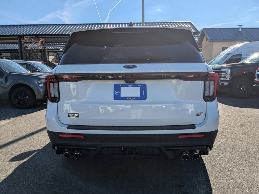 New 2026 Star White Metallic Tri-Coat Ford ST image 5
