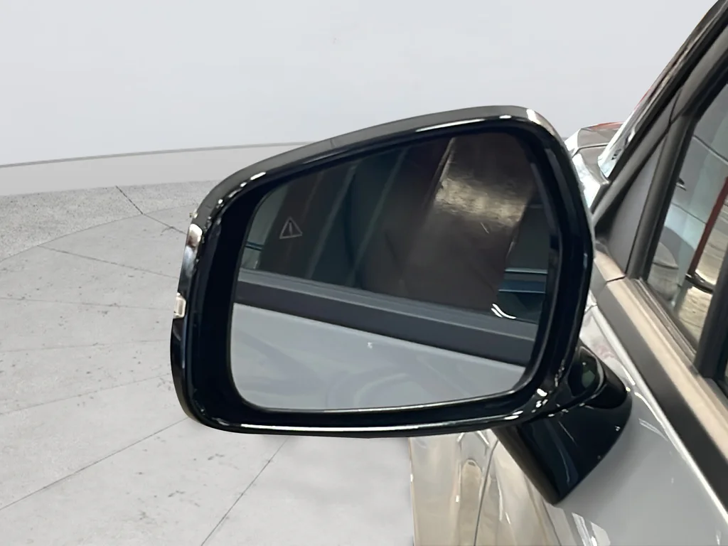 Used 2025 White Kia EX image 38