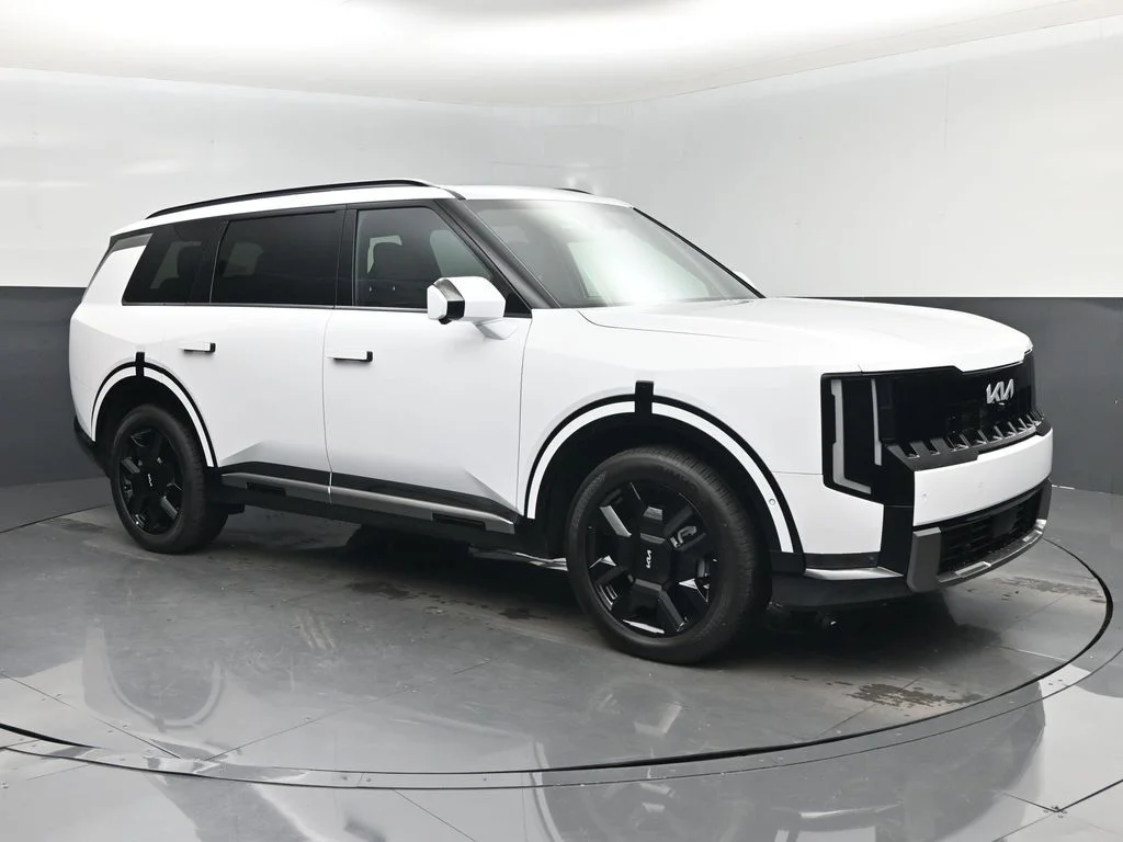Certified Used 2027 White Kia SX image 1