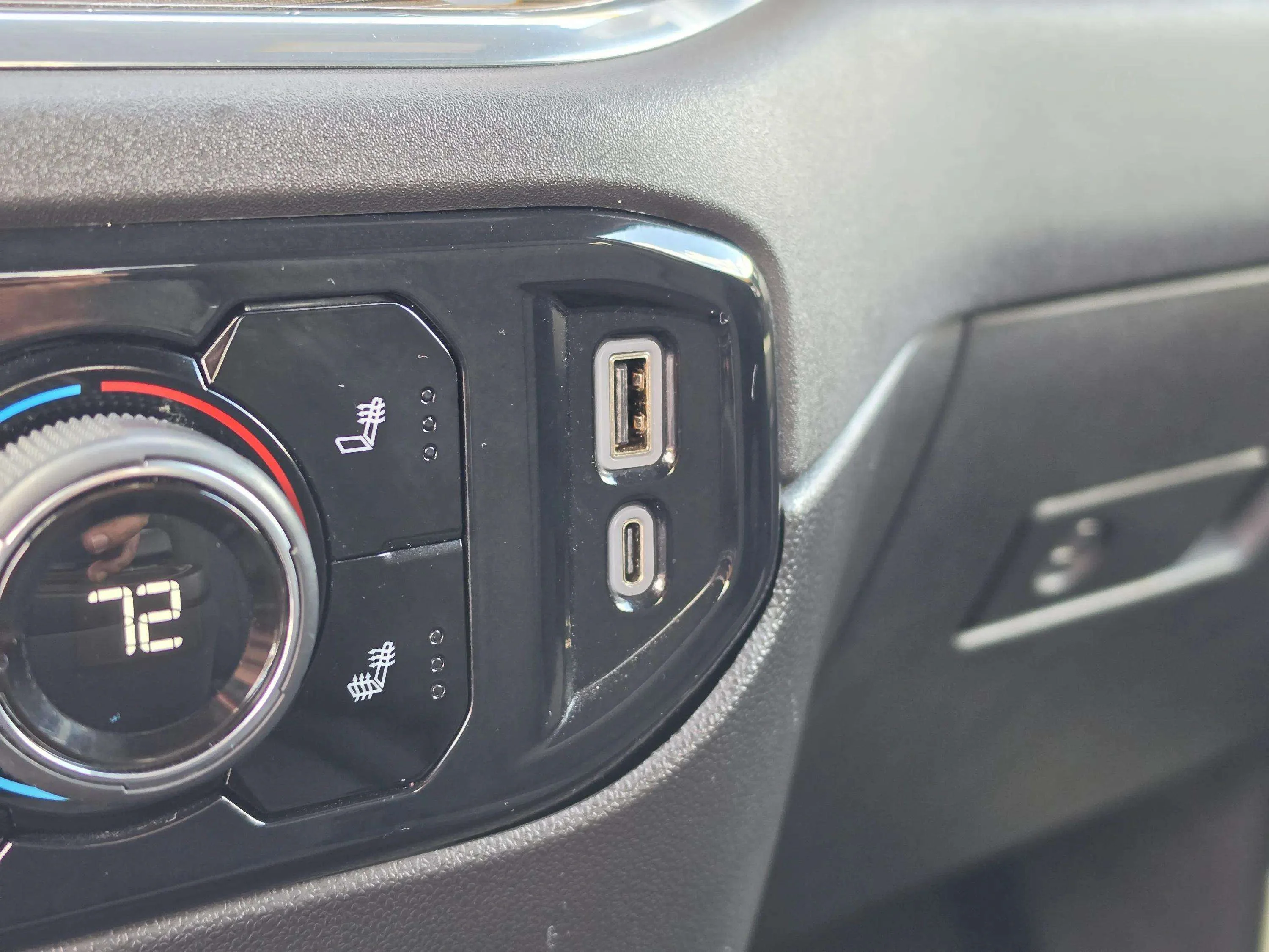 Used 2025 Black Chevrolet LT image 30