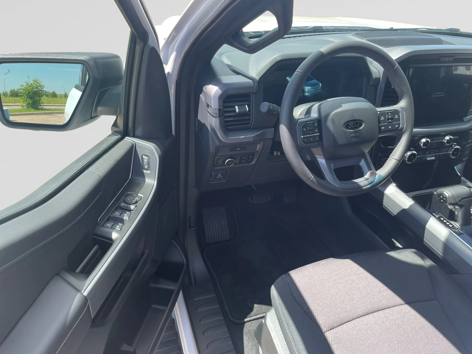 New 2026 Oxford White Ford XLT image 12