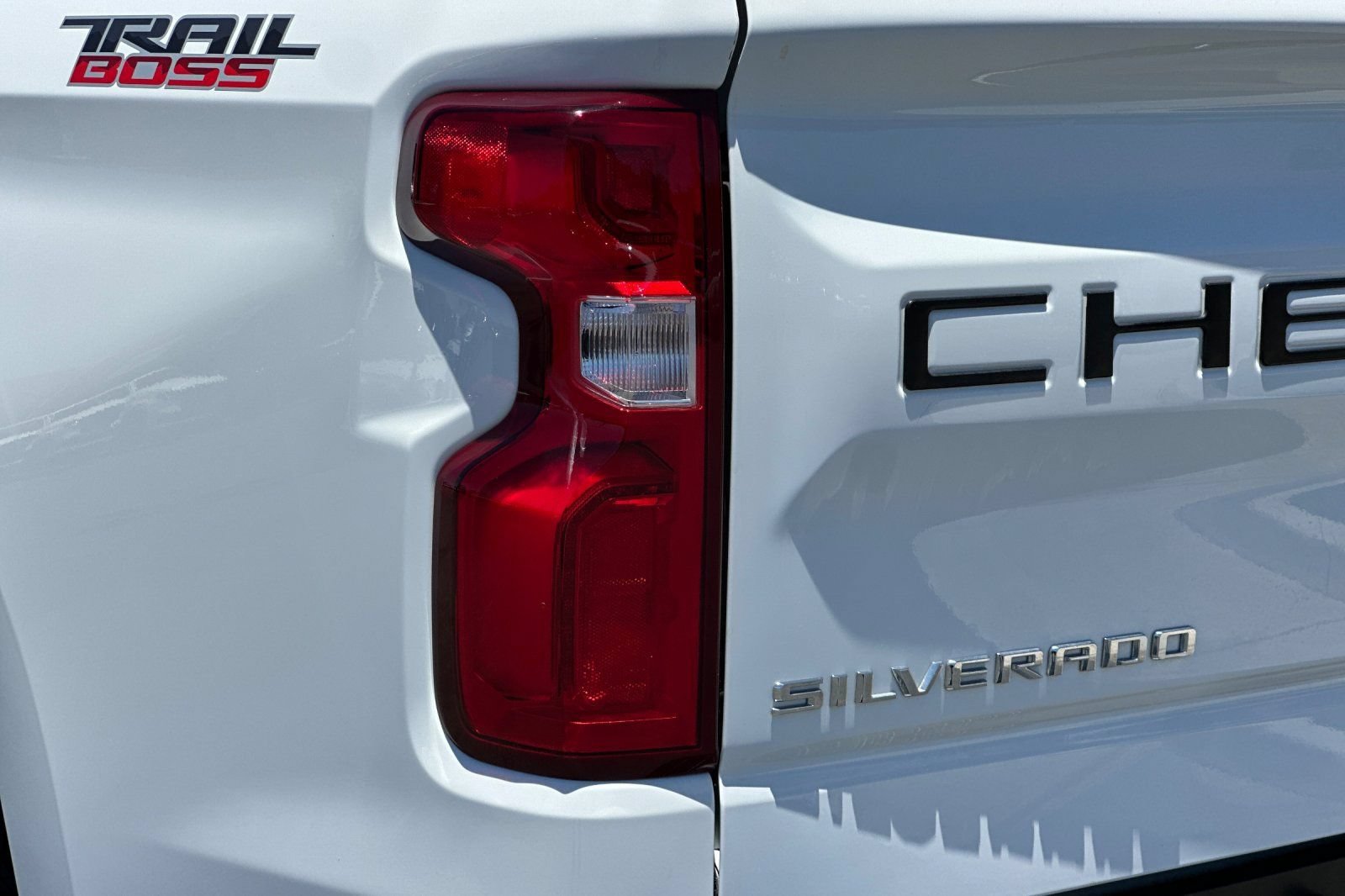 Used 2021 SUMMIT WHITE Chevrolet LT Trail Boss image 25