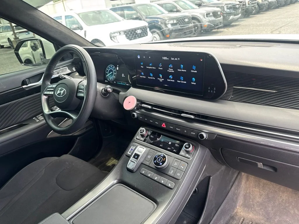 Used 2025 White Hyundai Calligraphy Night Edition image 15