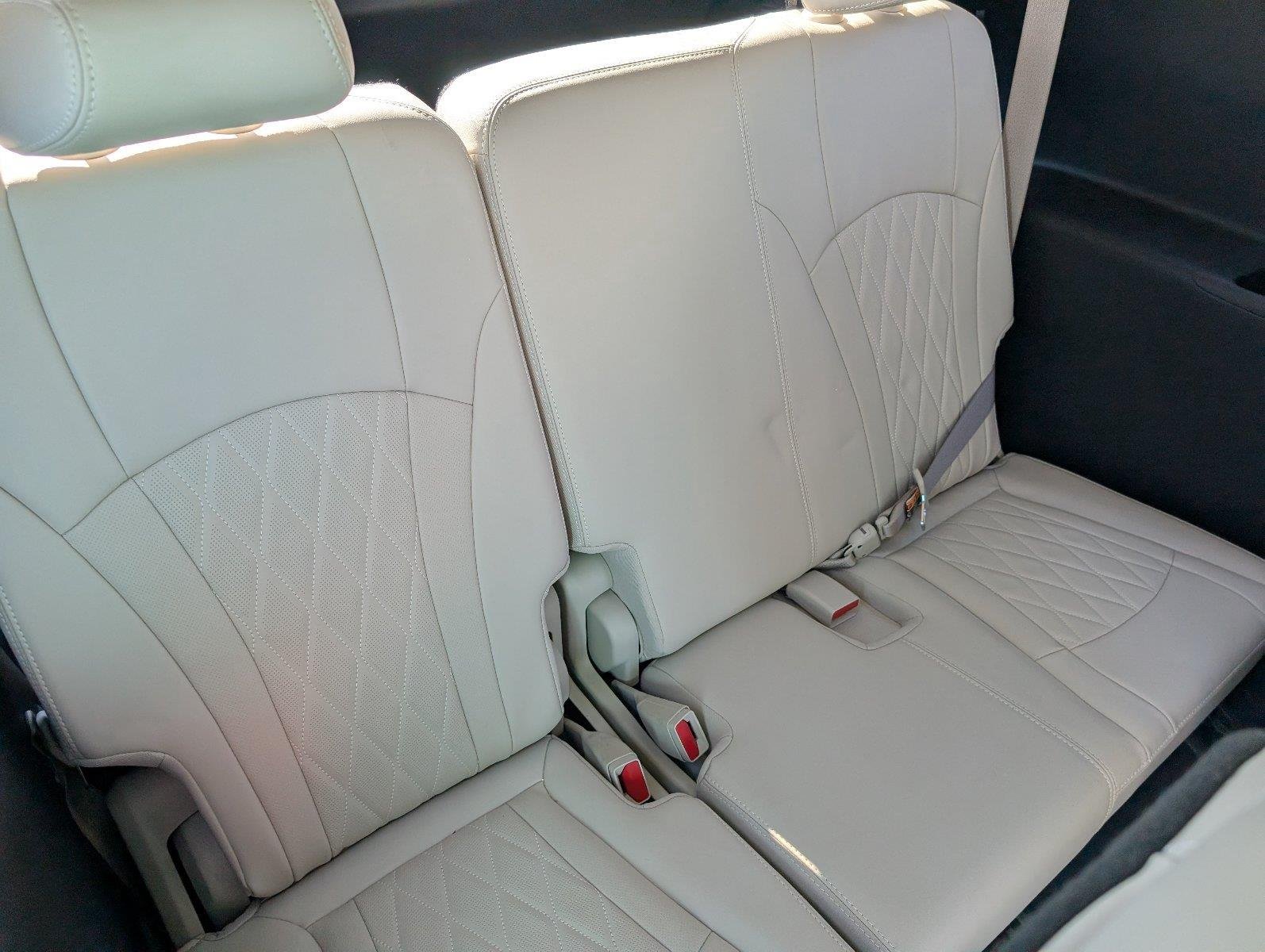 Used 2022 SAGE METALLIC Buick Avenir image 39