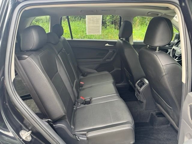 Used 2019 Deep Black Volkswagen 2.0T SE image 17