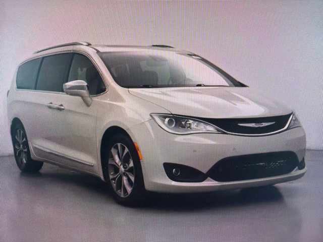 Used 2020 White Chrysler Limited image 1