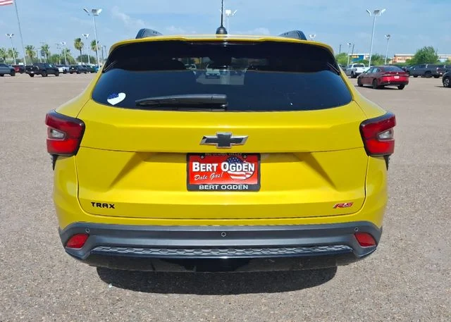 Used 2025 Yellow Chevrolet 2RS image 5