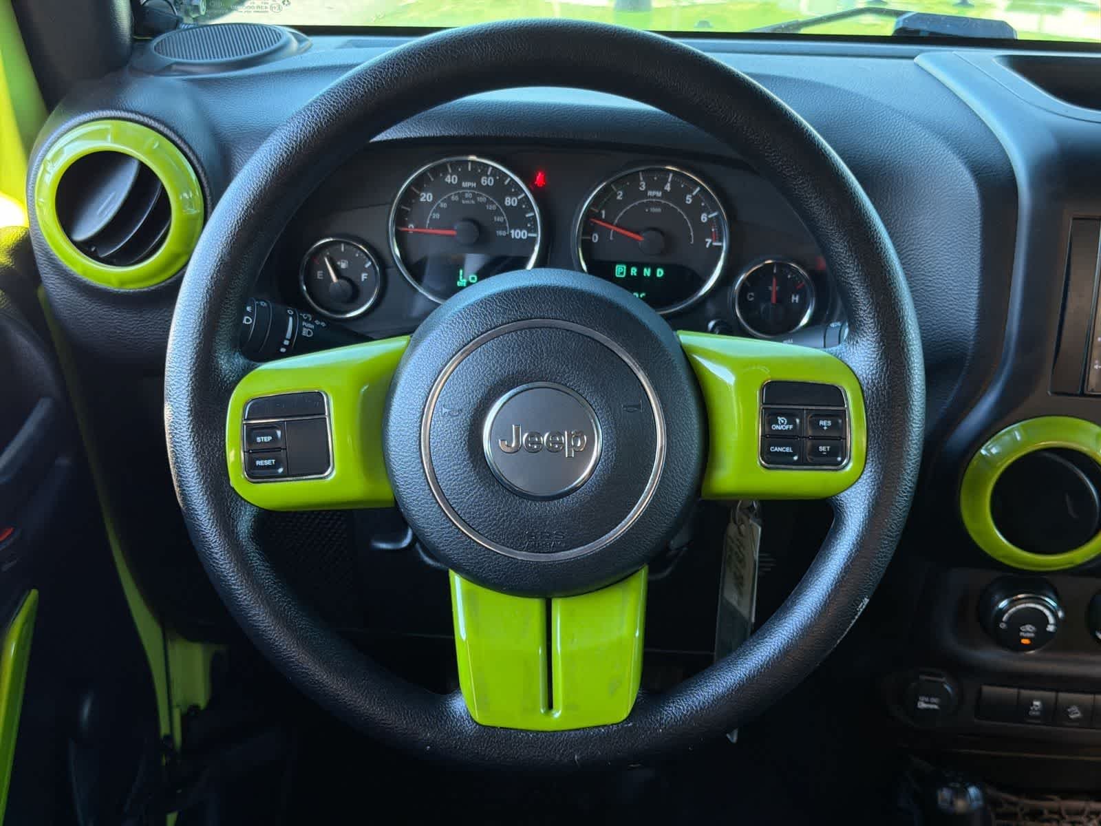 Used 2016 Hypergreen Clearcoat Jeep Sport image 22