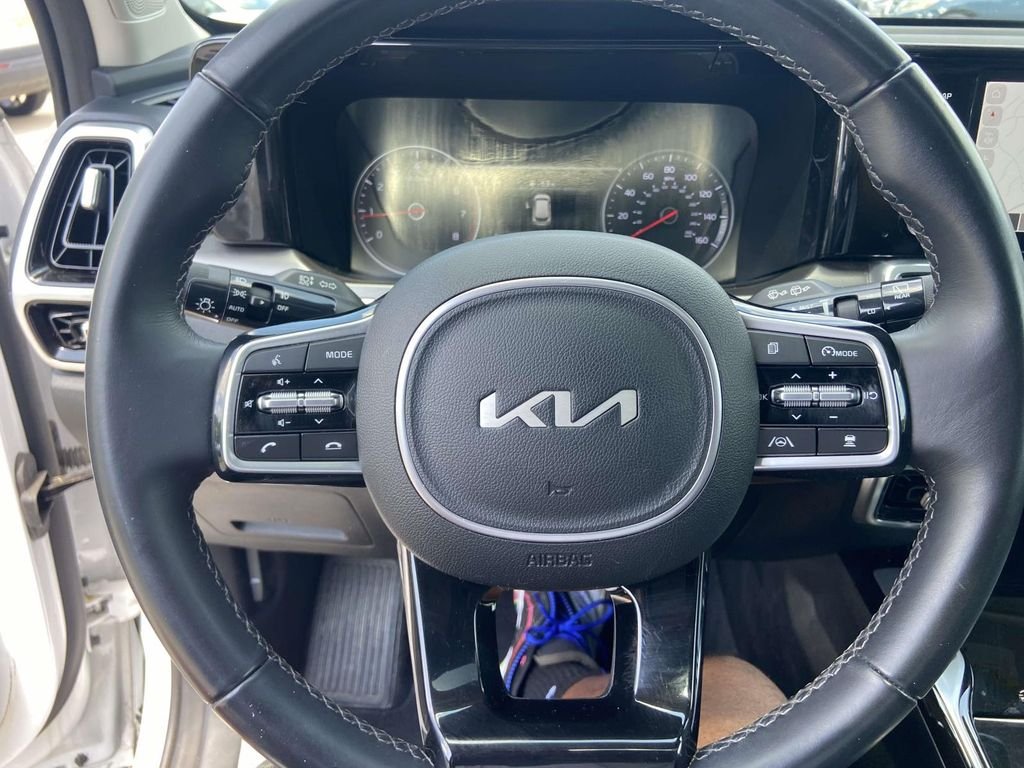 Used 2022 White Kia SX image 35
