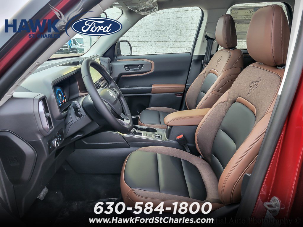 New 2025 Ruby Red Metallic Tinted Clearcoat Ford Outer Banks® image 8