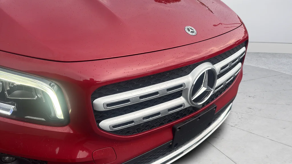 Used 2021 Red Mercedes-Benz GLB 250 image 22