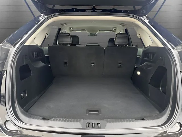 Used 2022 Black Ford SEL image 19