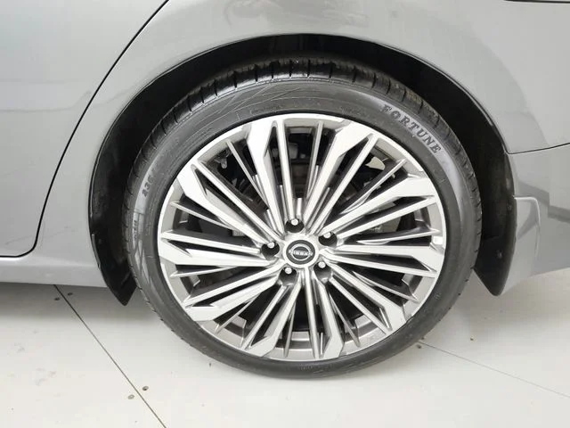 Used 2023 Gray Nissan 2.5 SL image 51