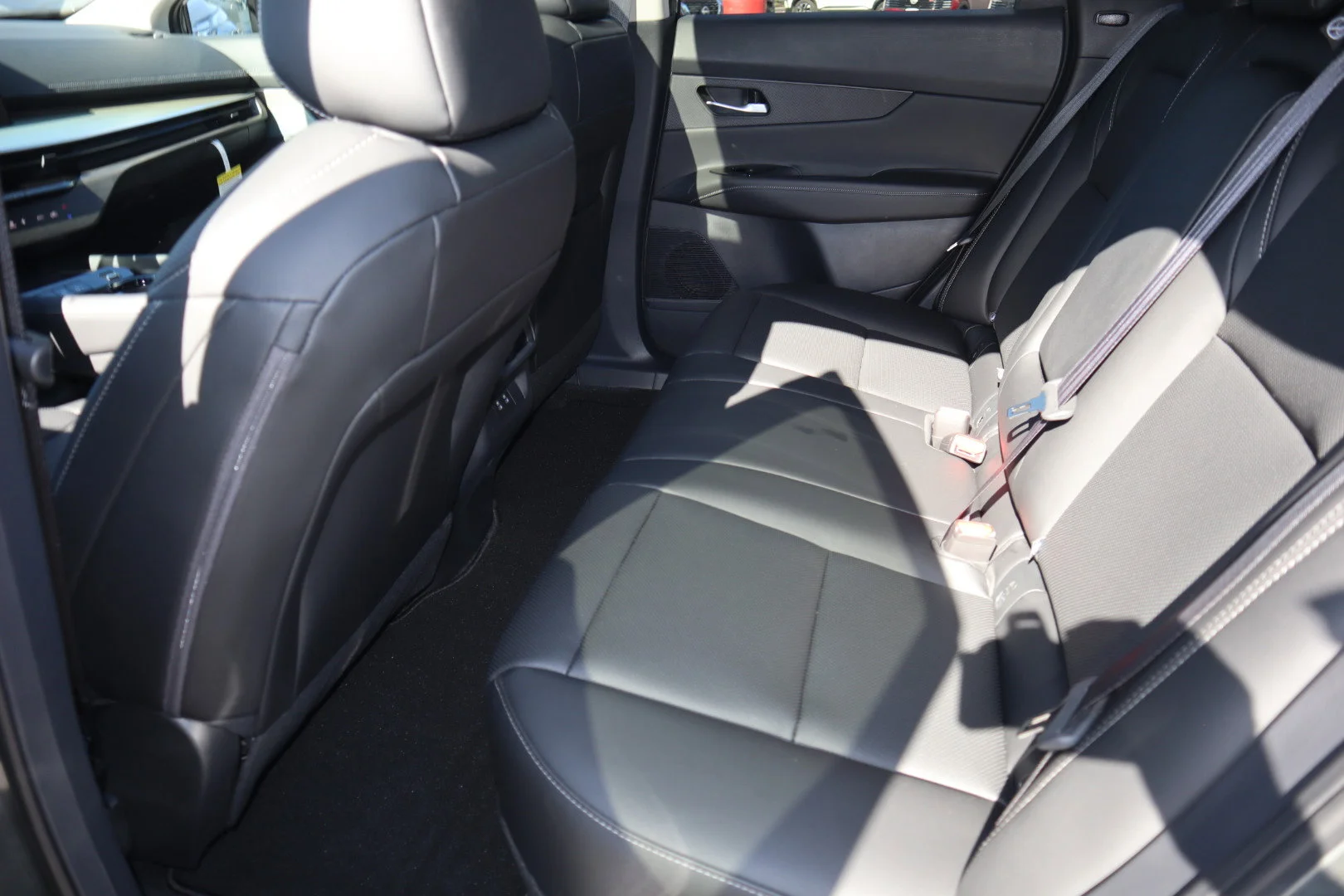 New 2026 Everest White Pearl TriCoat Nissan SL image 6