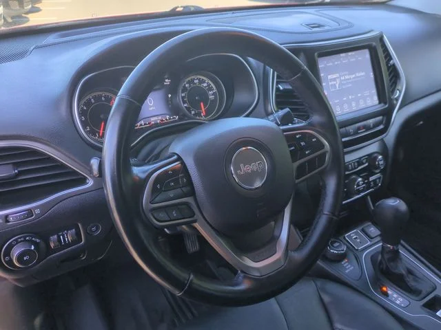 Used 2021 Red Jeep Latitude Lux image 31