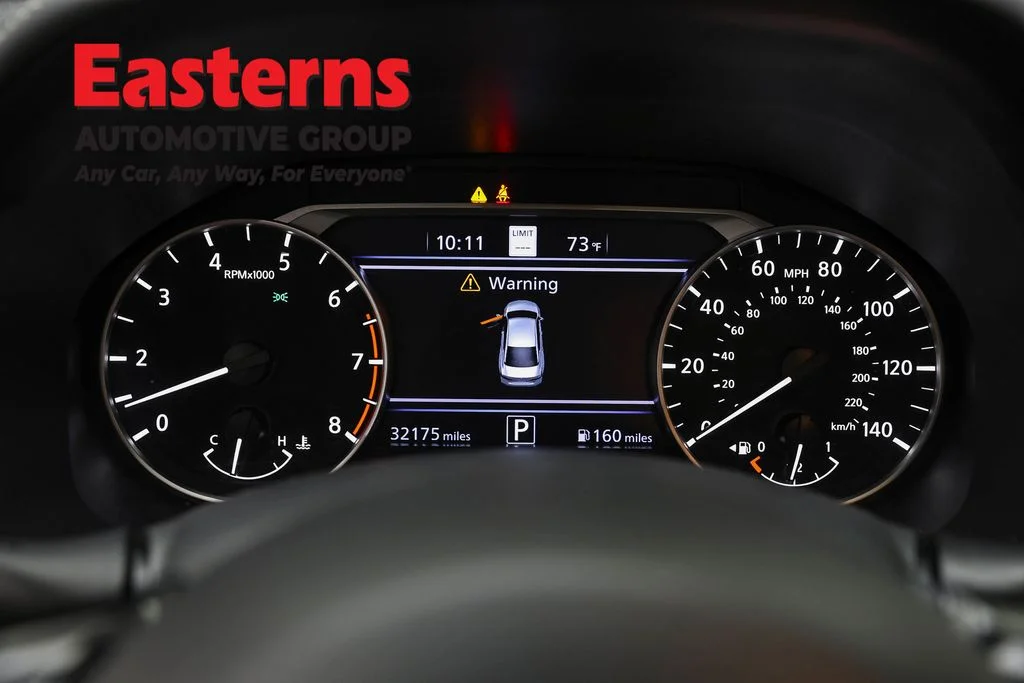 Used 2023 Red Nissan 2.5 SV image 18