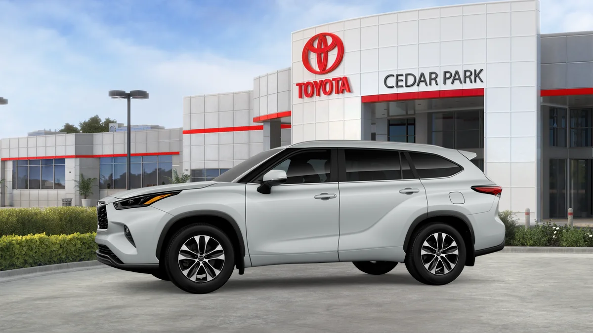 New 2026 Wind Chill Pearl Toyota XLE image 27