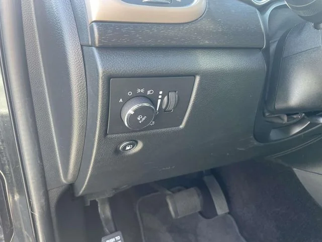 Used 2016 Black Jeep Laredo image 21