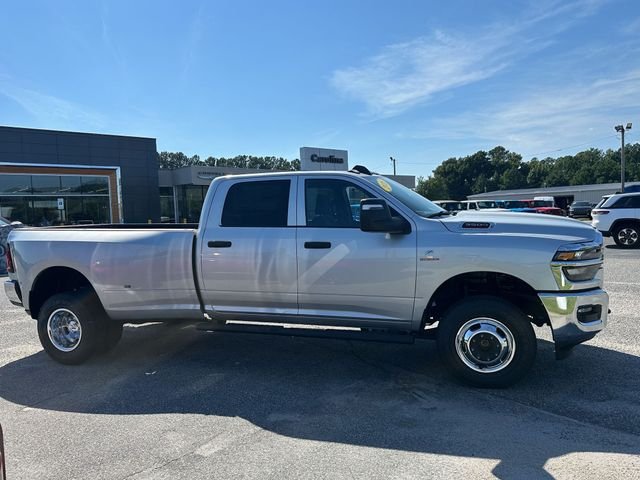 New 2026 Silver-Zynith Exterior Paint RAM Tradesman image 4