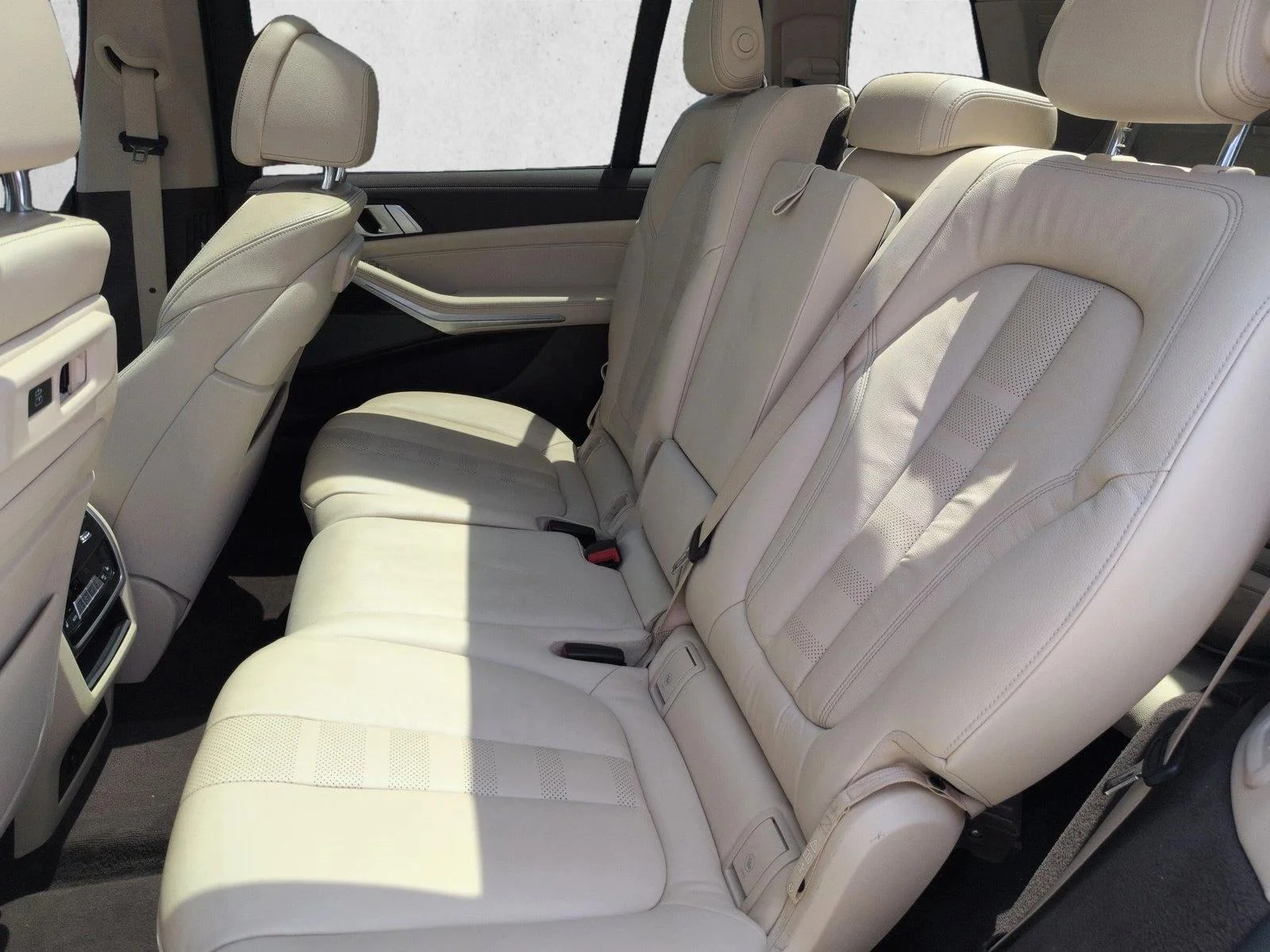 Used 2019 Mineral White Metallic BMW xDrive40i image 20