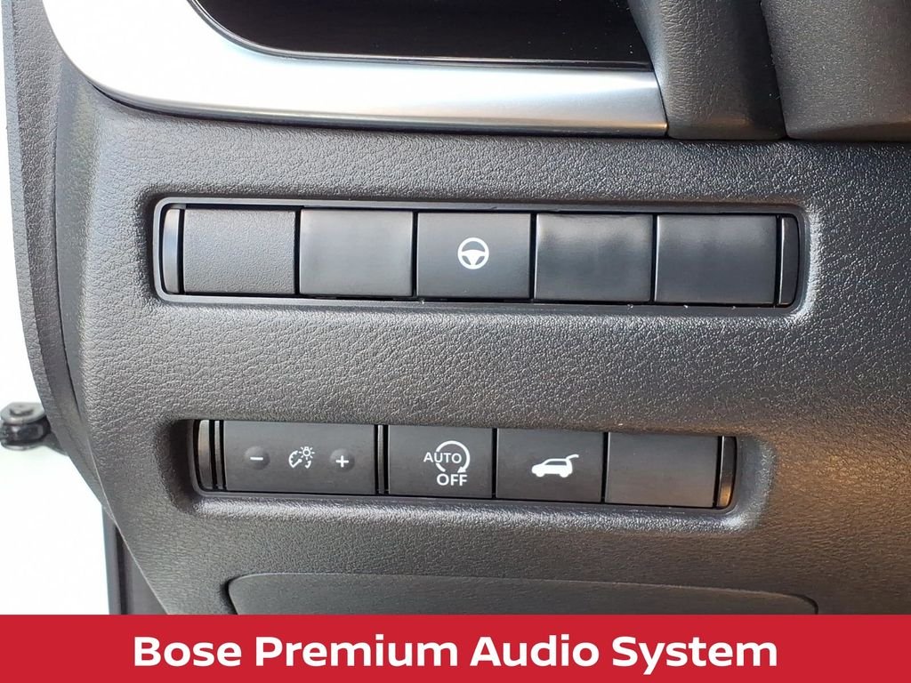 Used 2023 Pearl White Nissan SL premium w/heated leather seats & pano roof image 19