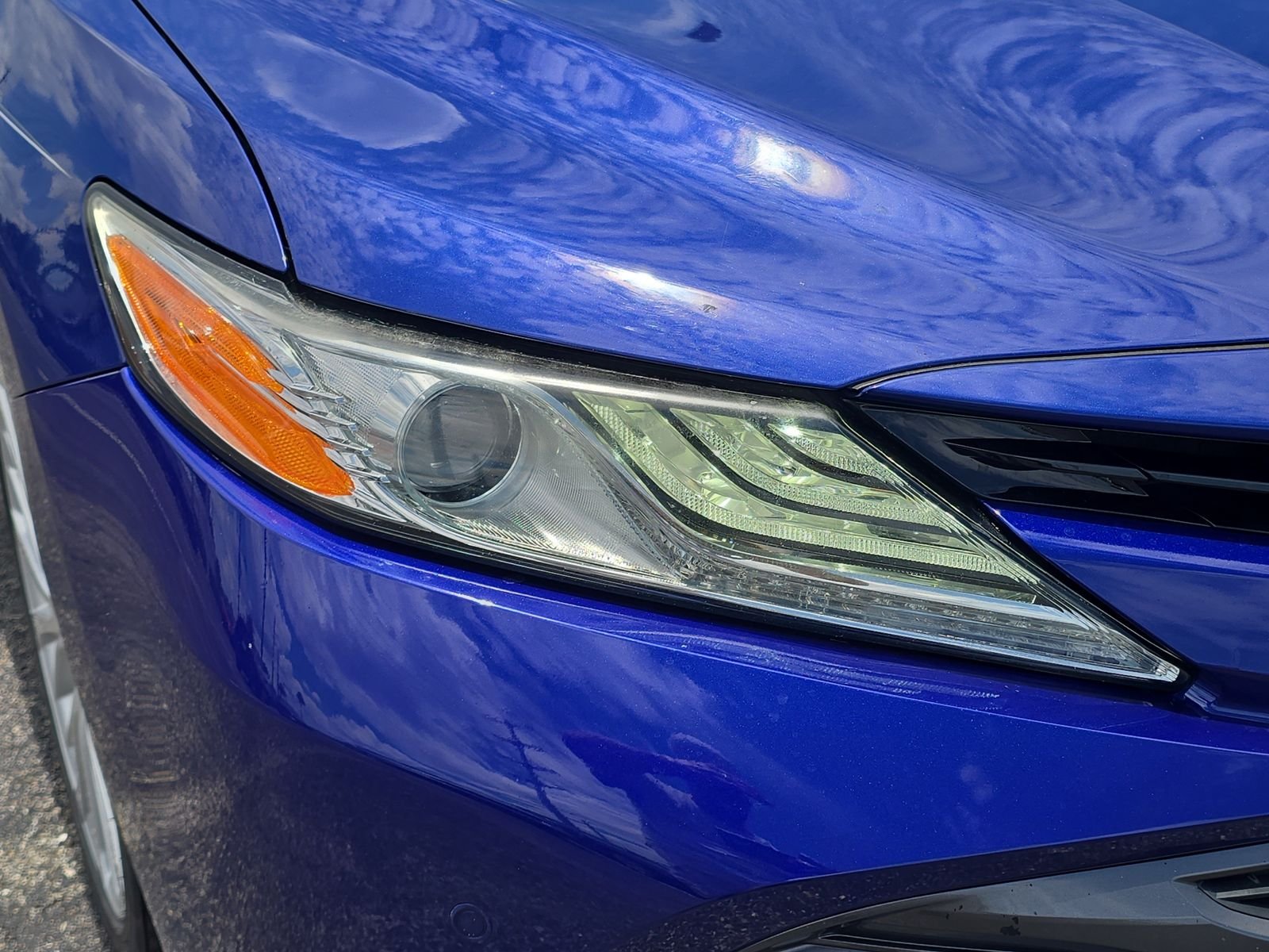 Used 2018 Blue Toyota XLE image 6