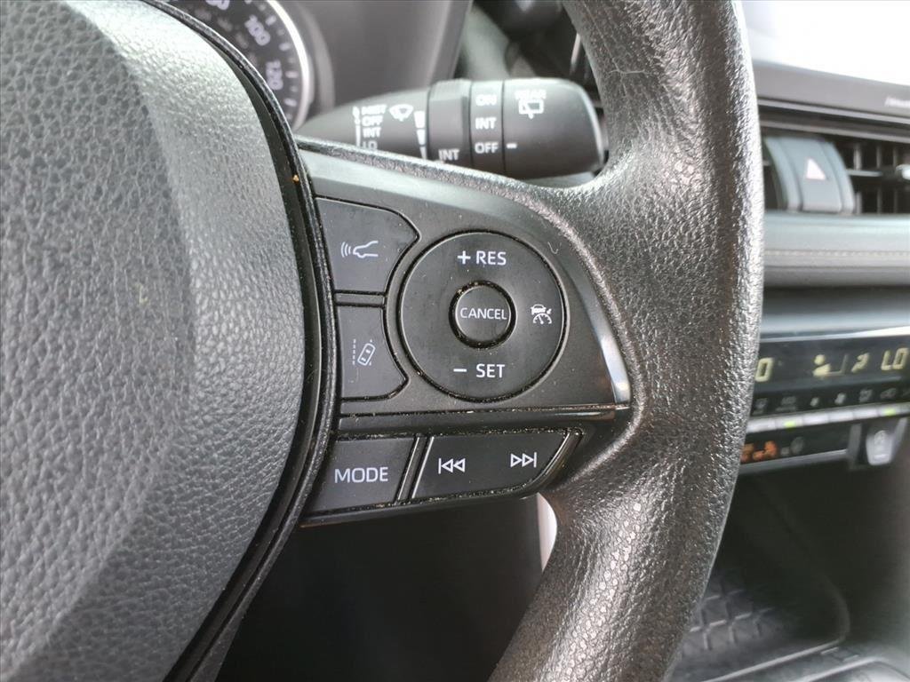 Used 2022  Toyota XLE image 20