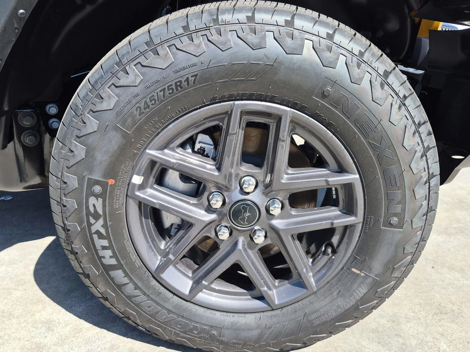 New 2026 Goldilocks Exterior Paint Jeep Sport S image 12