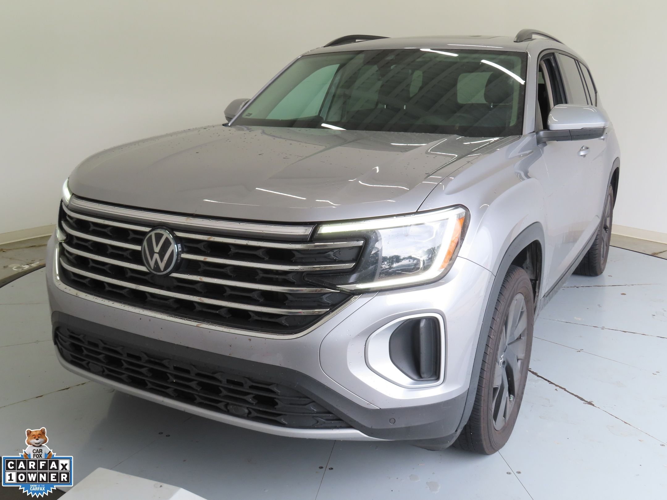 Used 2024 Silver Volkswagen 2.0T SE w/Technology image 8